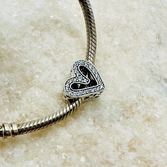 EUC Pandora 798692C01 Sterling Silver Sparkling Freehand Heart Charm w/ Clear CZ - Picture 7 of 16